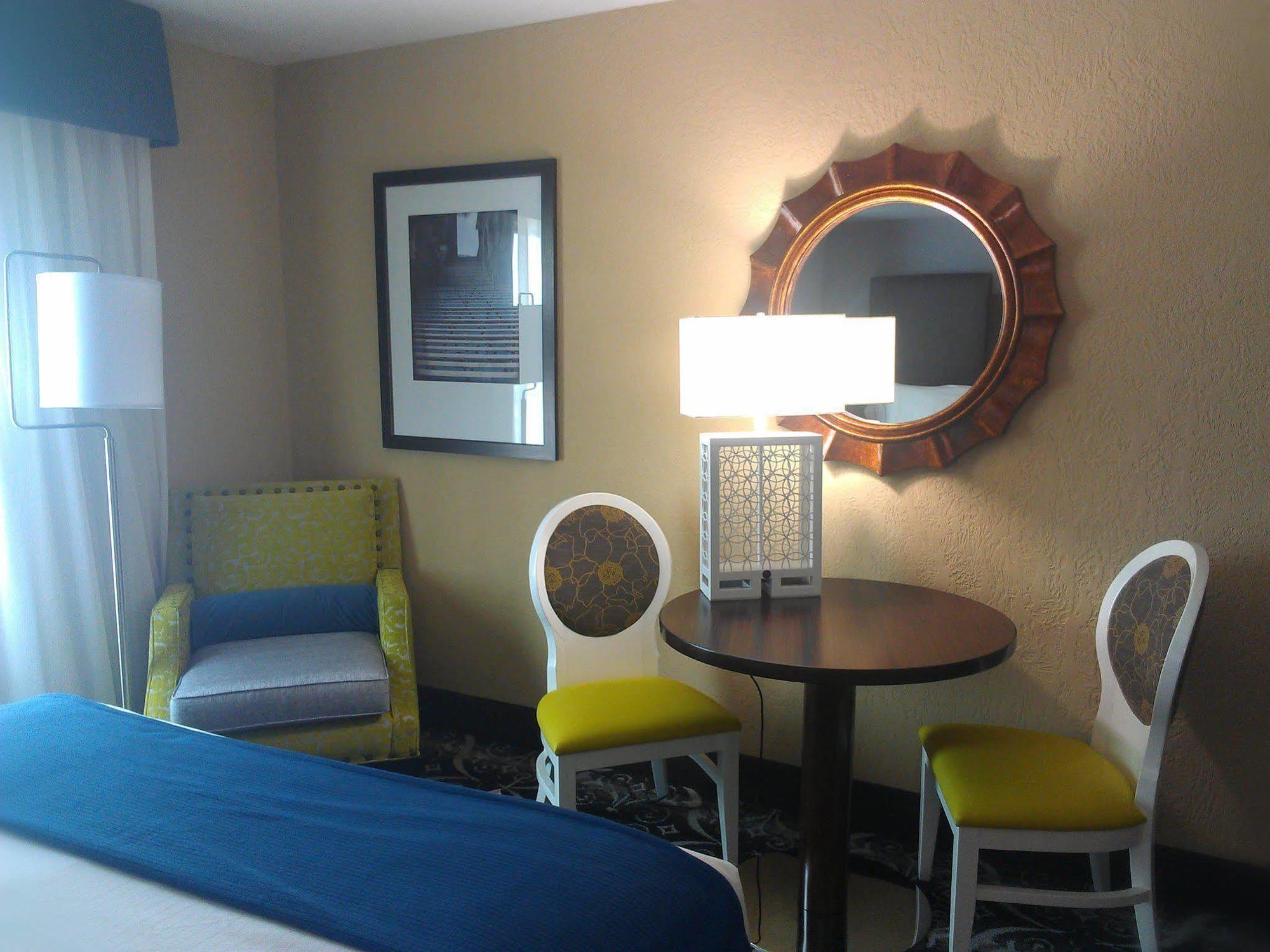 Holiday Inn Express Hotel & Suites North Kansas City By Ihg מראה חיצוני תמונה