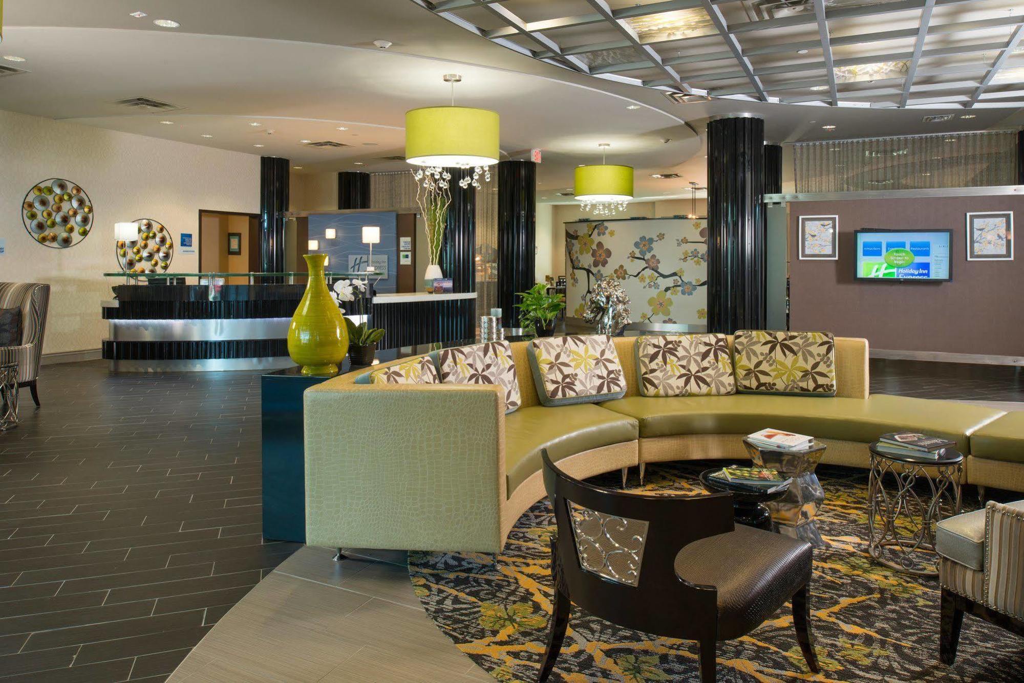 Holiday Inn Express Hotel & Suites North Kansas City By Ihg מראה חיצוני תמונה