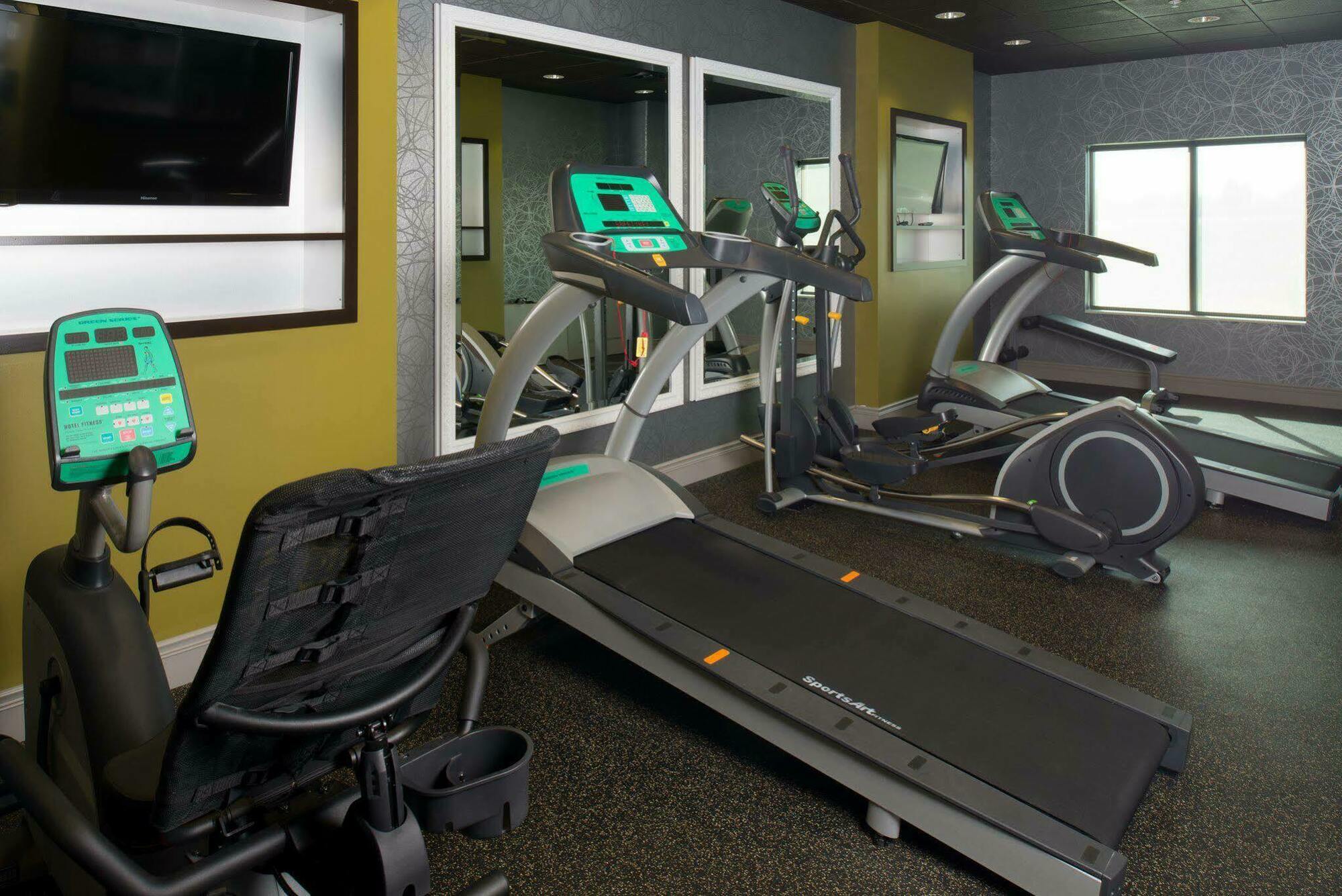 Holiday Inn Express Hotel & Suites North Kansas City By Ihg מראה חיצוני תמונה