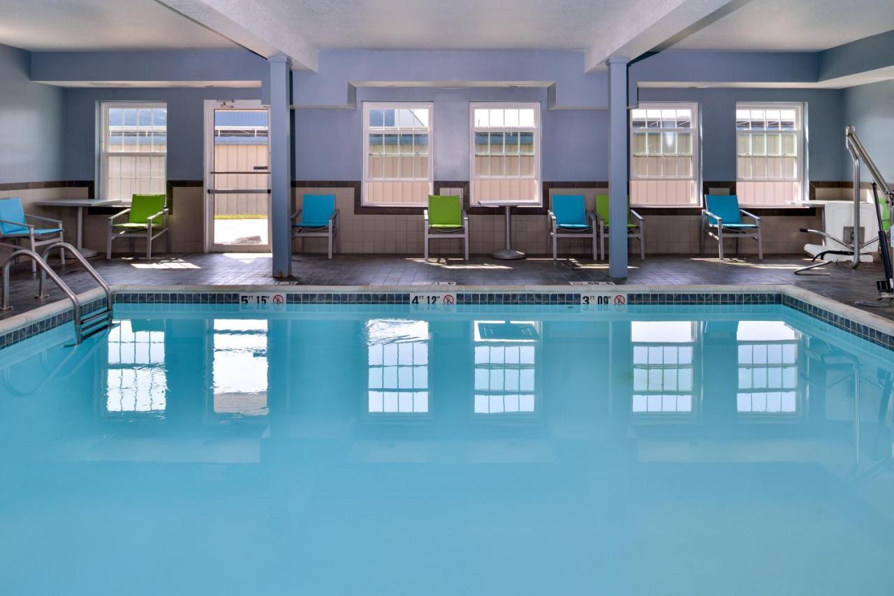 Holiday Inn Express Hotel & Suites North Kansas City By Ihg מראה חיצוני תמונה