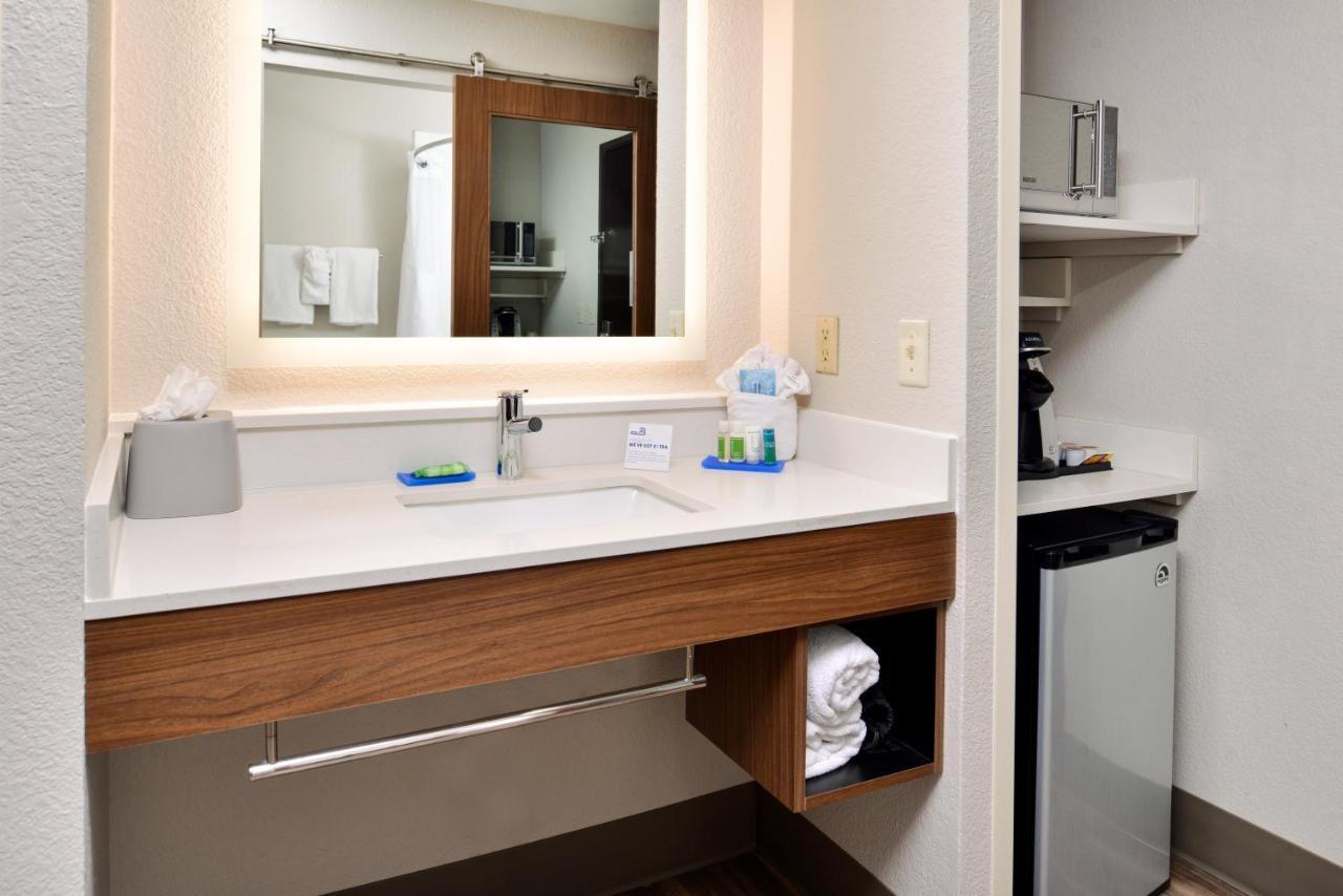 Holiday Inn Express Hotel & Suites North Kansas City By Ihg מראה חיצוני תמונה