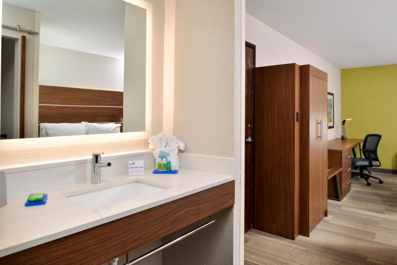 Holiday Inn Express Hotel & Suites North Kansas City By Ihg מראה חיצוני תמונה