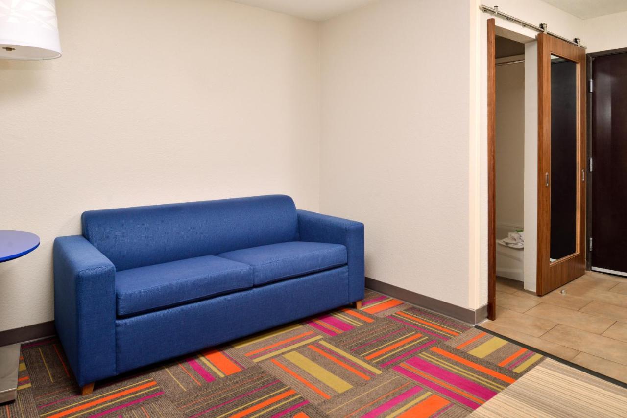 Holiday Inn Express Hotel & Suites North Kansas City By Ihg מראה חיצוני תמונה