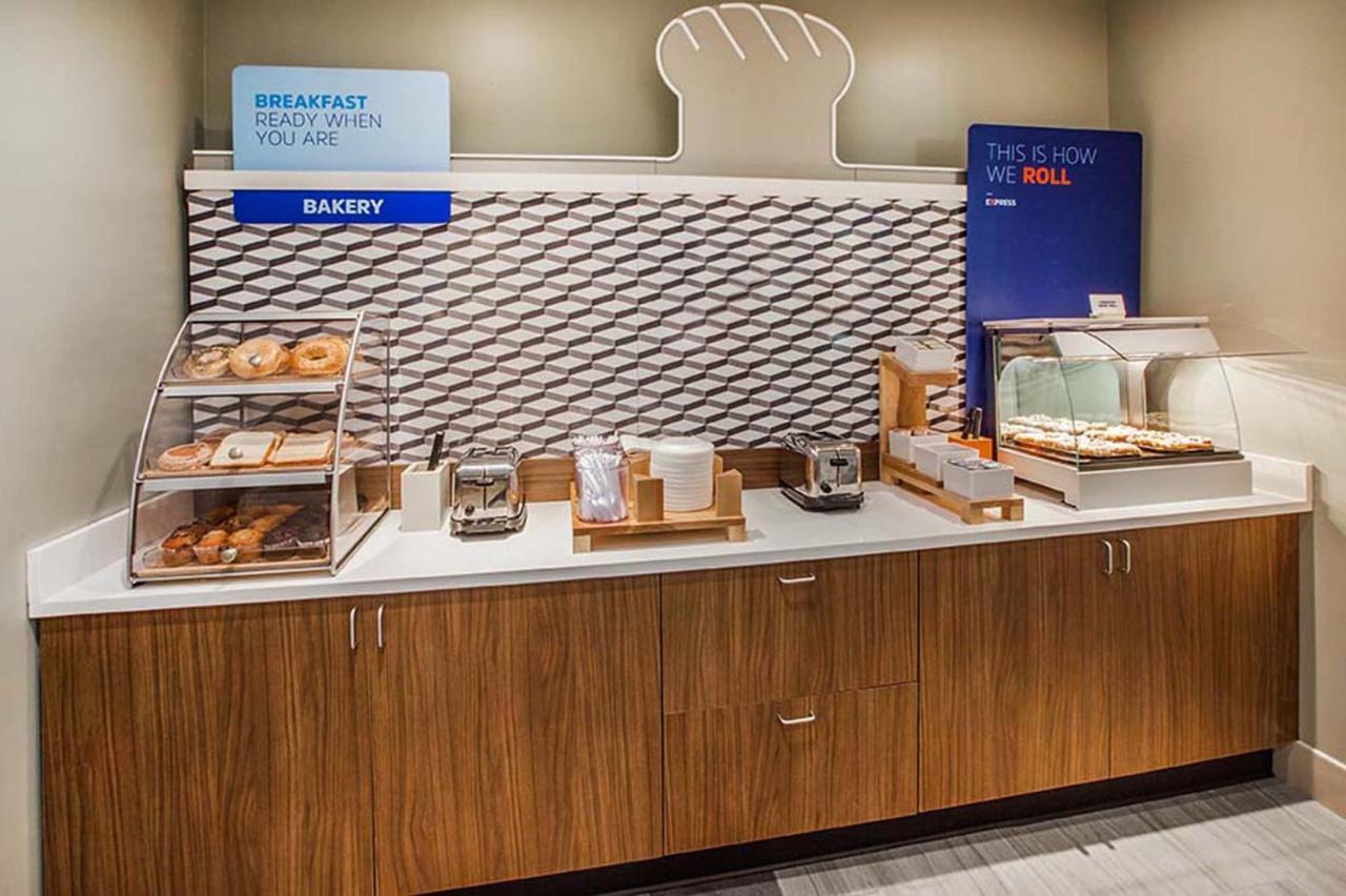 Holiday Inn Express Hotel & Suites North Kansas City By Ihg מראה חיצוני תמונה